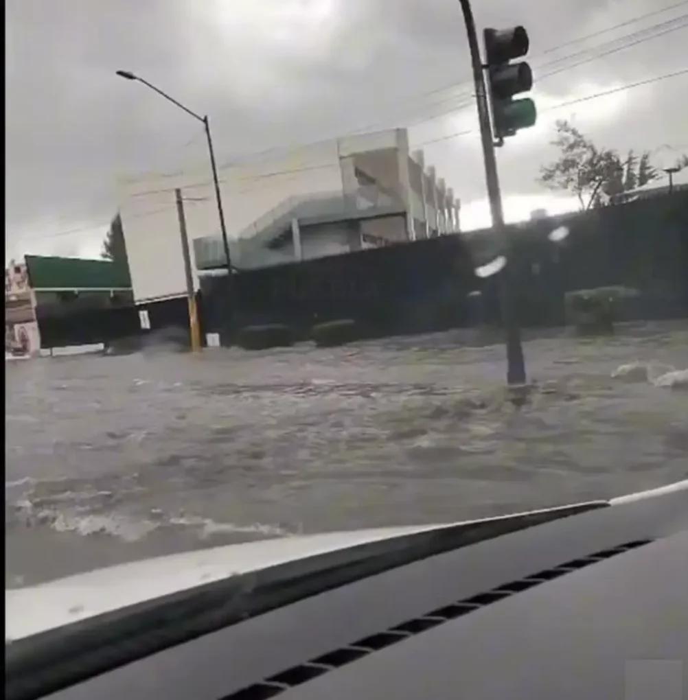 av 31 pte en puebla puebla, inundada, cerca del un colegio y la avenida atlixco.